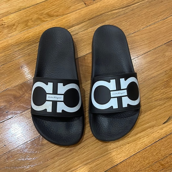 Ferragamo slides - Picture 1 of 1